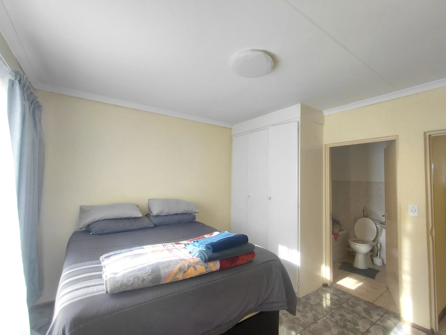 2 Bedroom Property for Sale in South Crest Gauteng