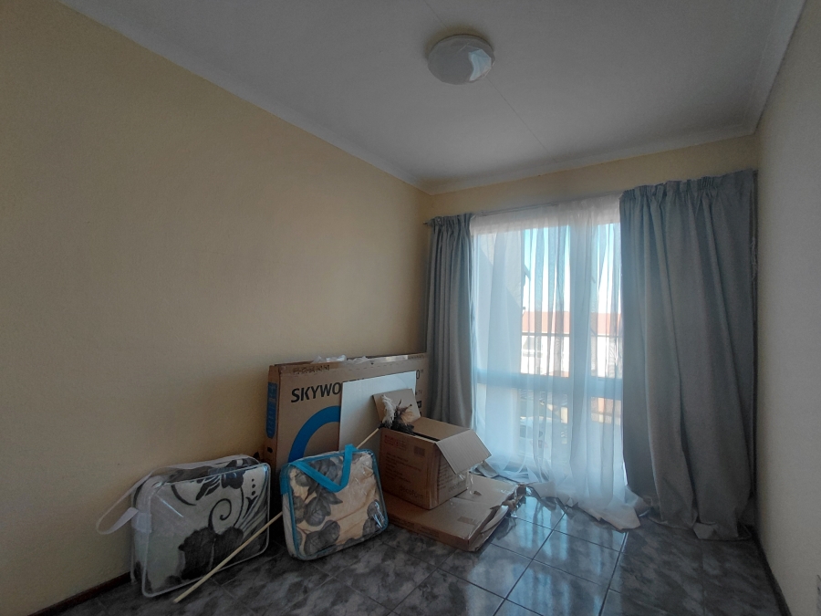 2 Bedroom Property for Sale in South Crest Gauteng