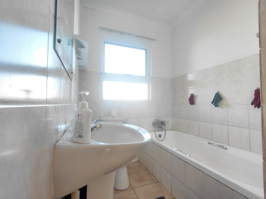 2 Bedroom Property for Sale in South Crest Gauteng
