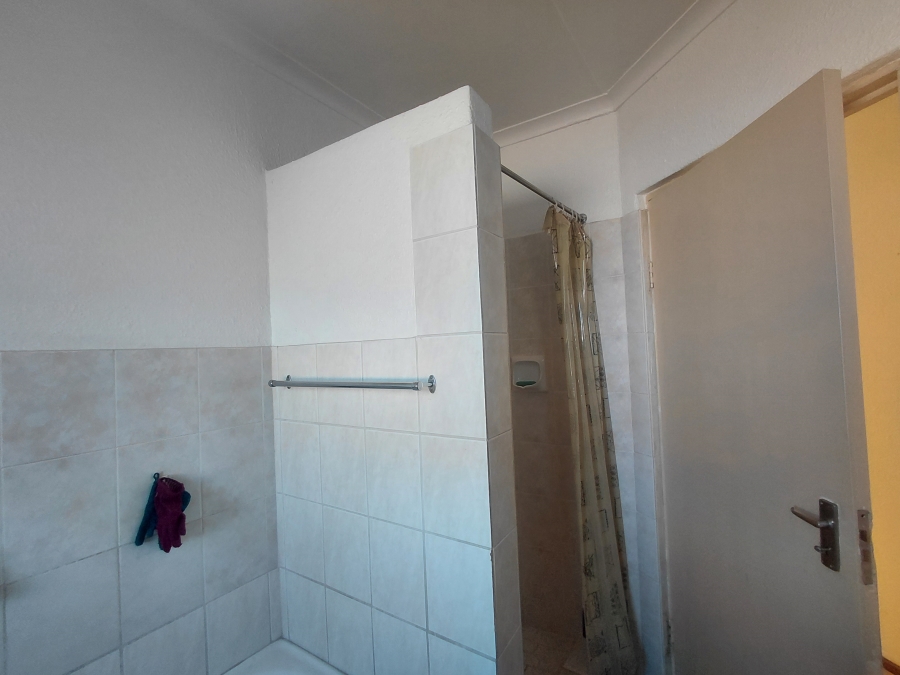 2 Bedroom Property for Sale in South Crest Gauteng