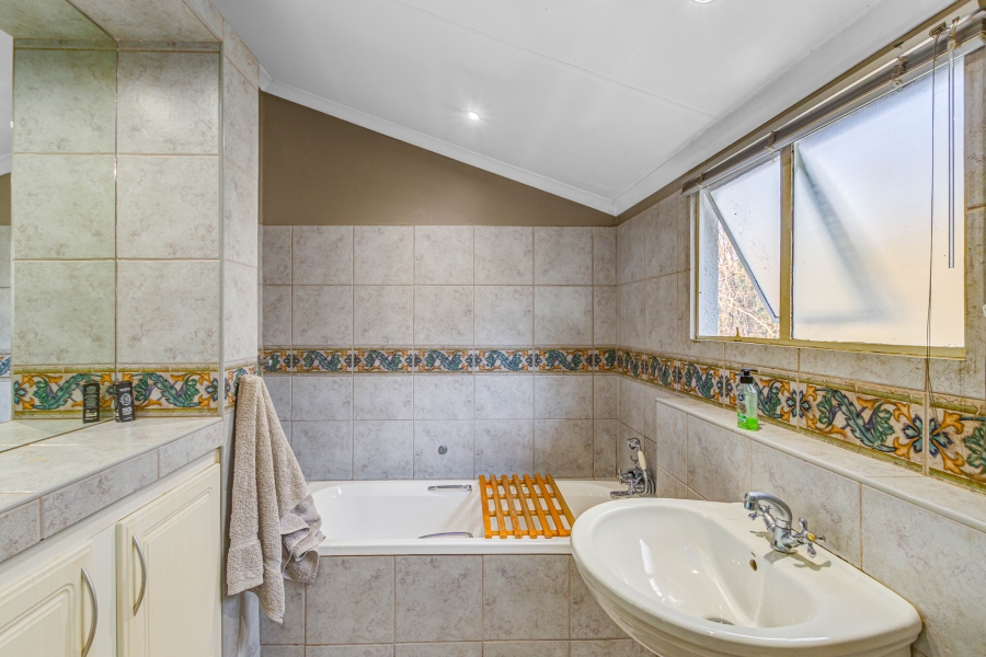 3 Bedroom Property for Sale in Chartwell Gauteng
