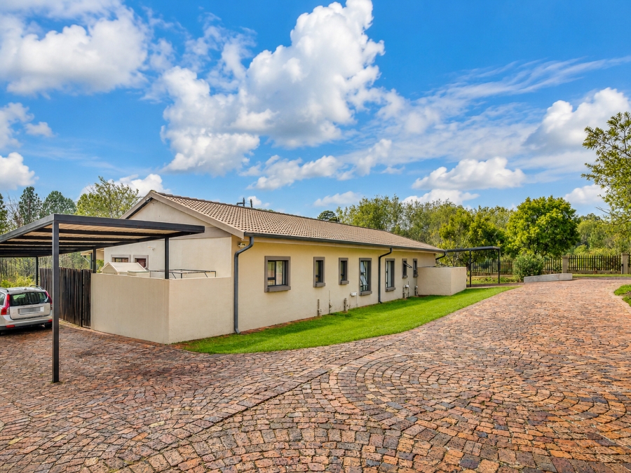 10 Bedroom Property for Sale in Chartwell Gauteng