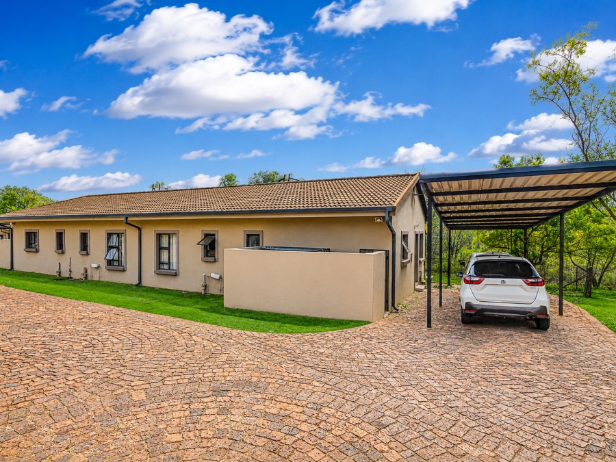 10 Bedroom Property for Sale in Chartwell Gauteng