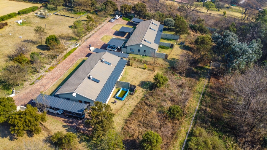 10 Bedroom Property for Sale in Chartwell Gauteng