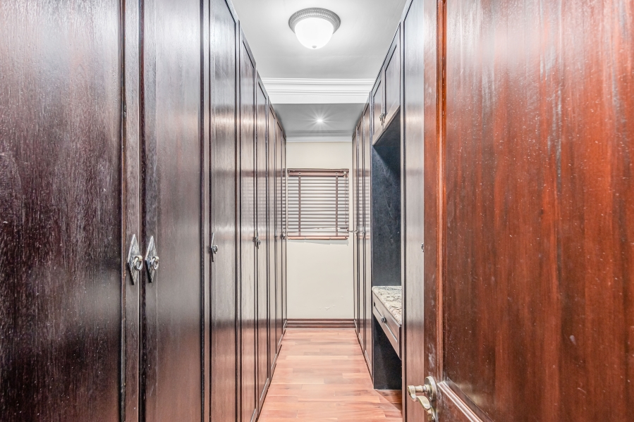 5 Bedroom Property for Sale in Chartwell Gauteng