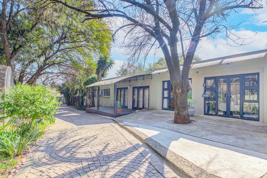 5 Bedroom Property for Sale in Chartwell Gauteng