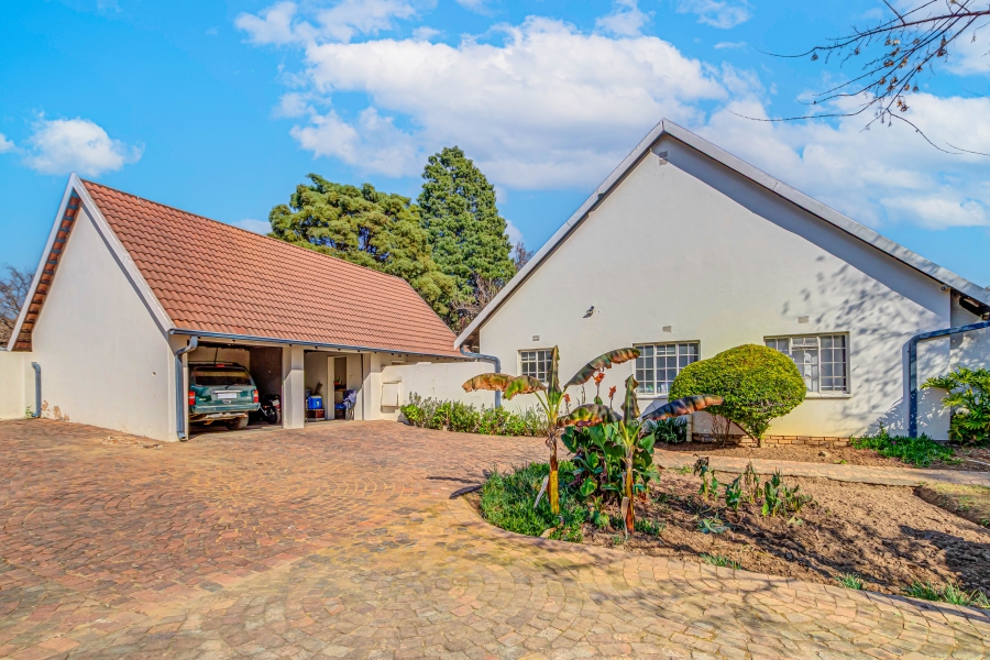 7 Bedroom Property for Sale in Chartwell Gauteng