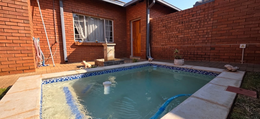 3 Bedroom Property for Sale in Sinoville Gauteng