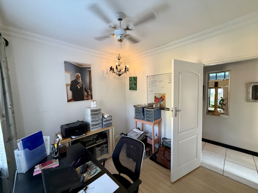 4 Bedroom Property for Sale in Ninapark Gauteng