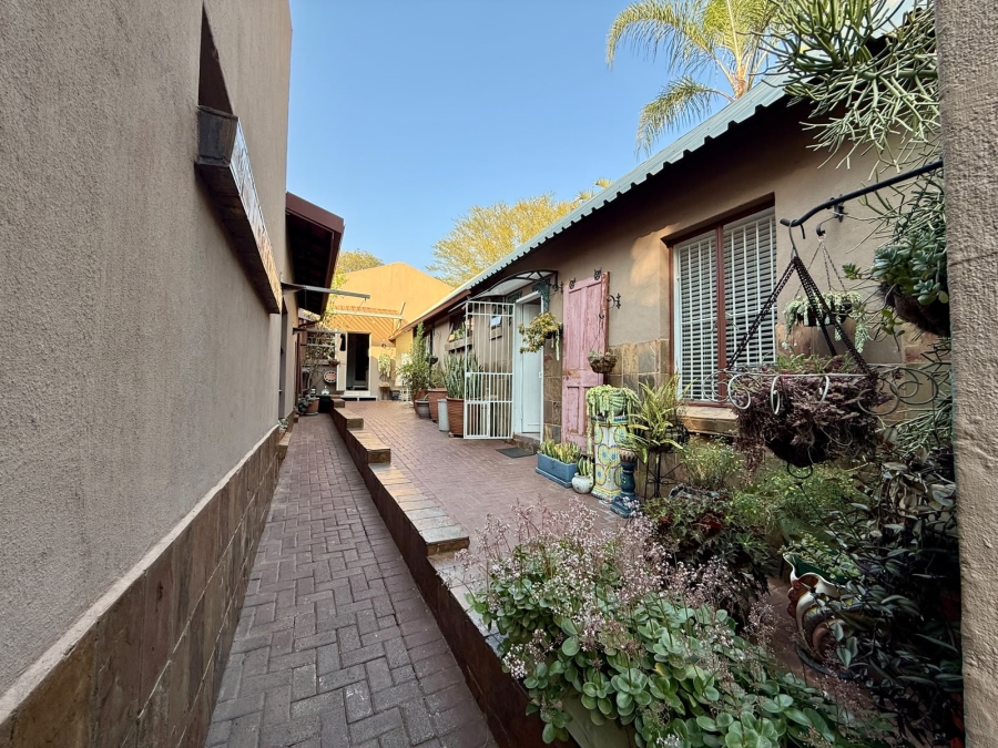 4 Bedroom Property for Sale in Ninapark Gauteng