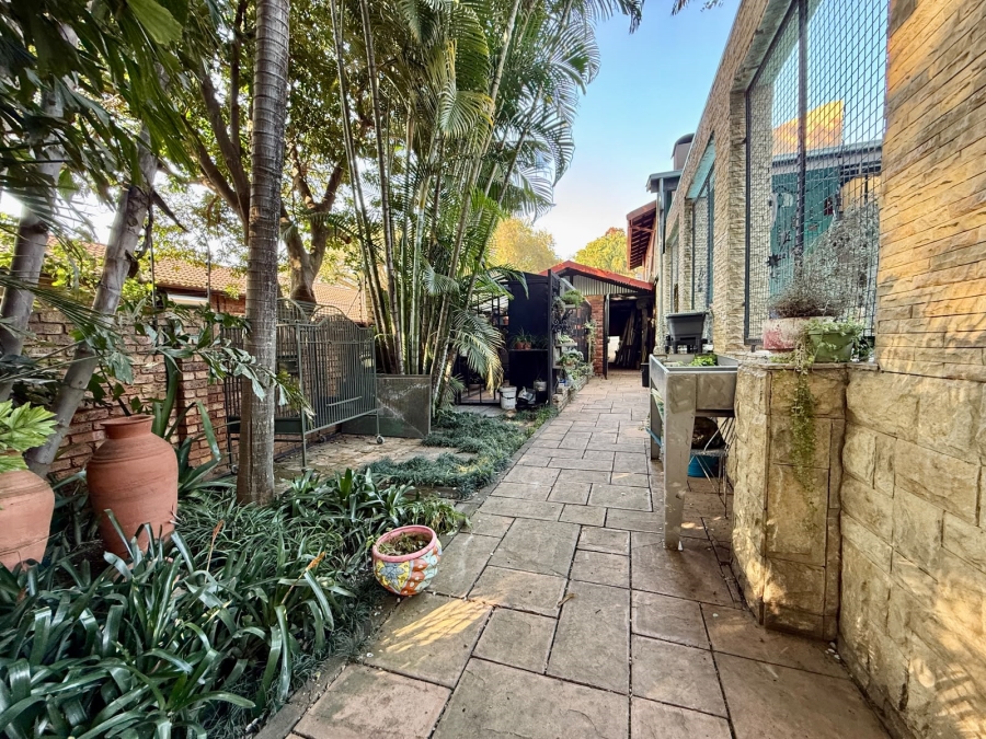 4 Bedroom Property for Sale in Ninapark Gauteng
