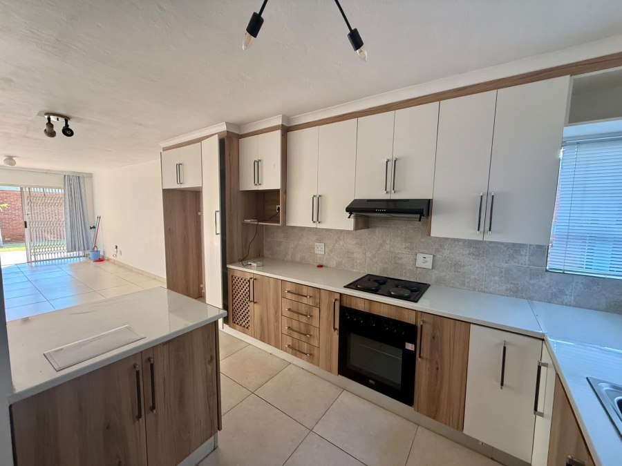 2 Bedroom Property for Sale in Pretoria North Gauteng
