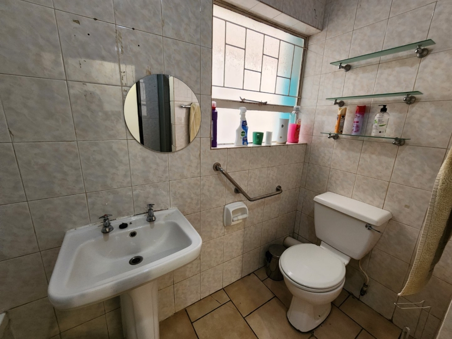 2 Bedroom Property for Sale in Pretoria North Gauteng