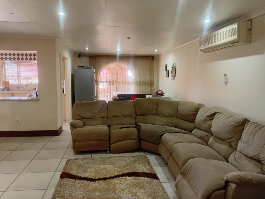 4 Bedroom Property for Sale in Montana Tuine Gauteng