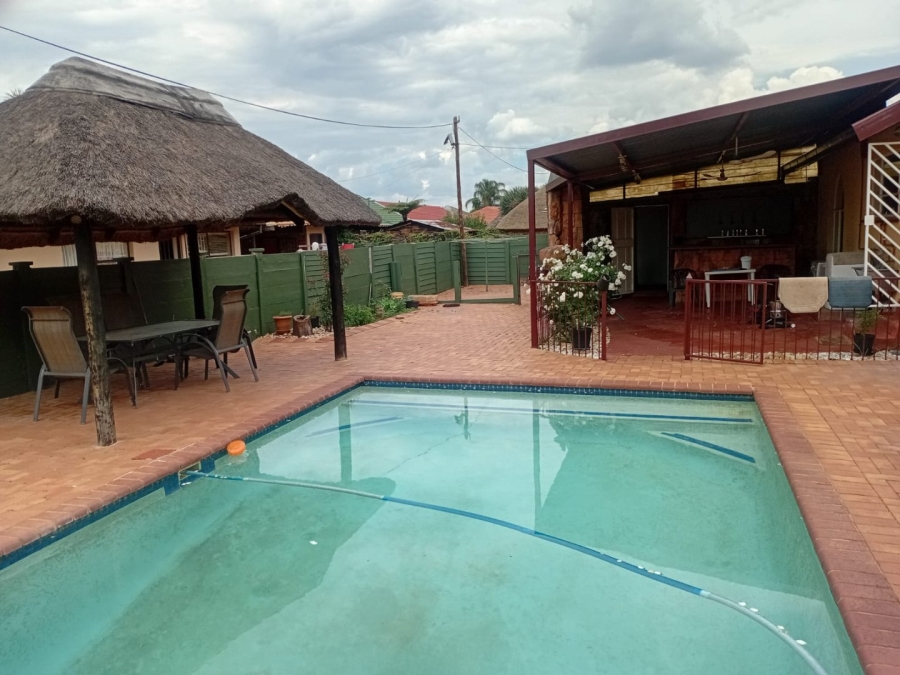 4 Bedroom Property for Sale in Montana Tuine Gauteng
