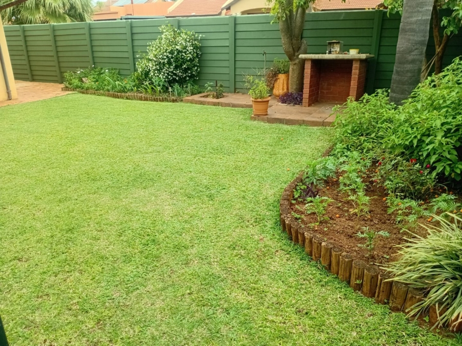 4 Bedroom Property for Sale in Montana Tuine Gauteng
