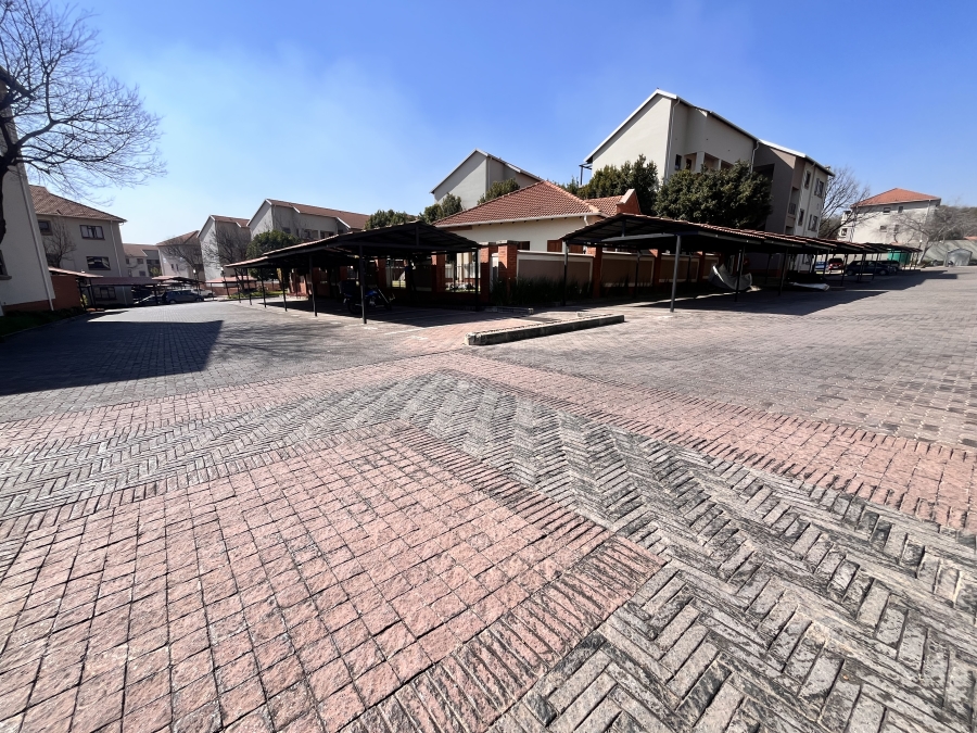 1 Bedroom Property for Sale in Paulshof Gauteng