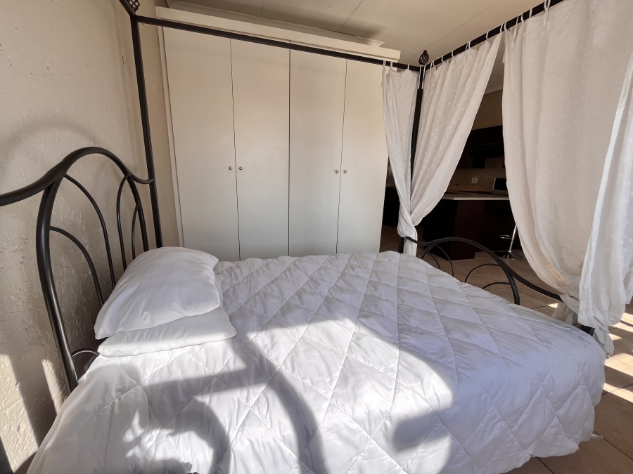 1 Bedroom Property for Sale in Paulshof Gauteng