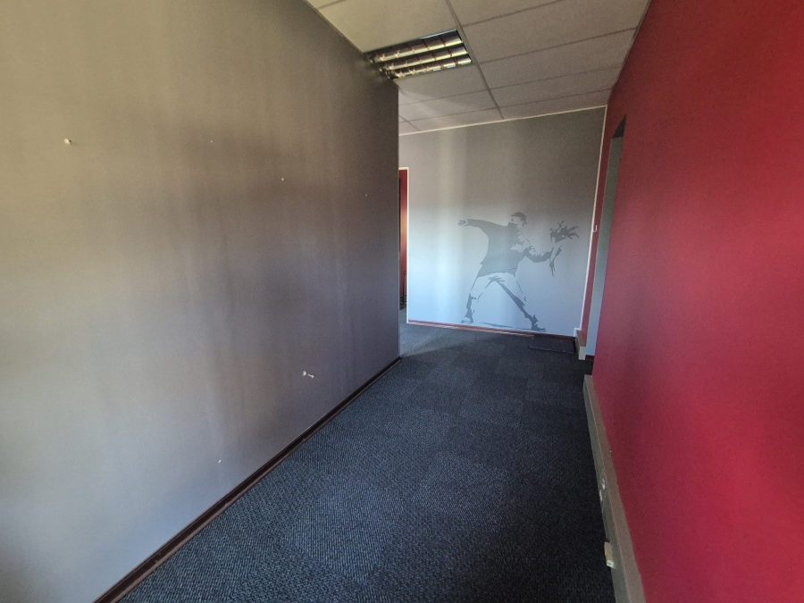 To Let Commercial Property for Rent in Die Hoewes Gauteng