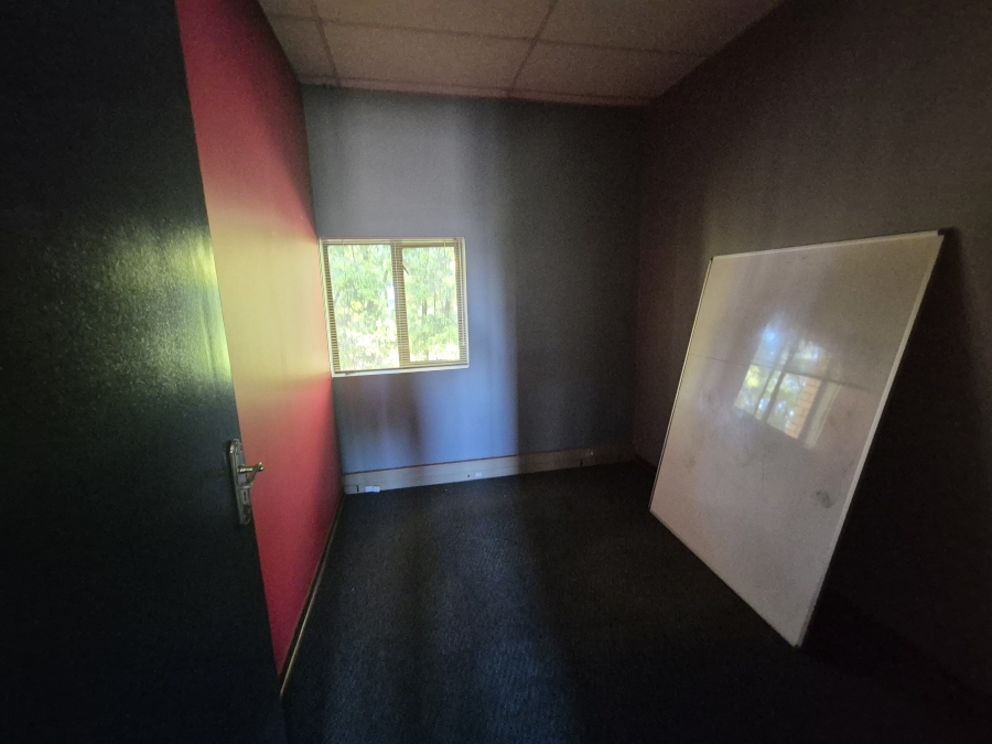To Let Commercial Property for Rent in Die Hoewes Gauteng