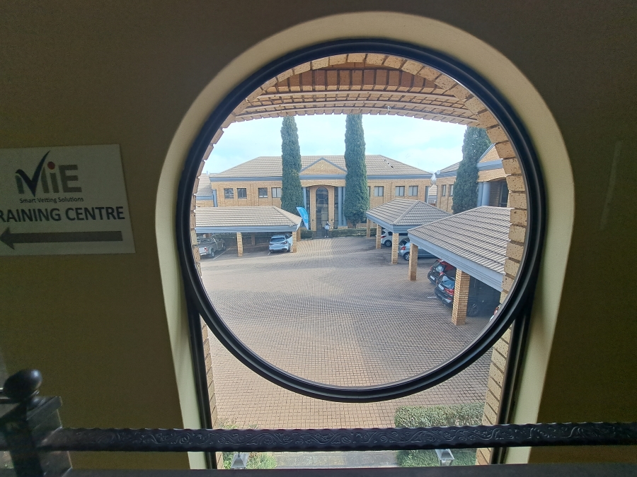 To Let Commercial Property for Rent in Die Hoewes Gauteng