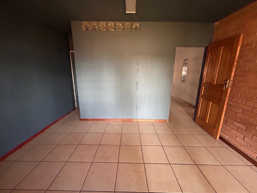 To Let Commercial Property for Rent in Highveld Gauteng