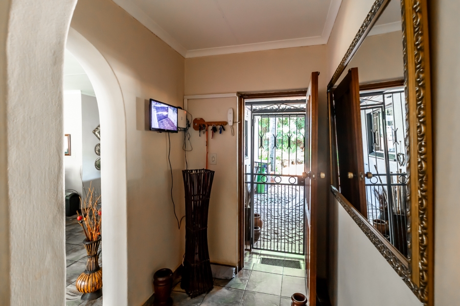 4 Bedroom Property for Sale in Waverley Gauteng