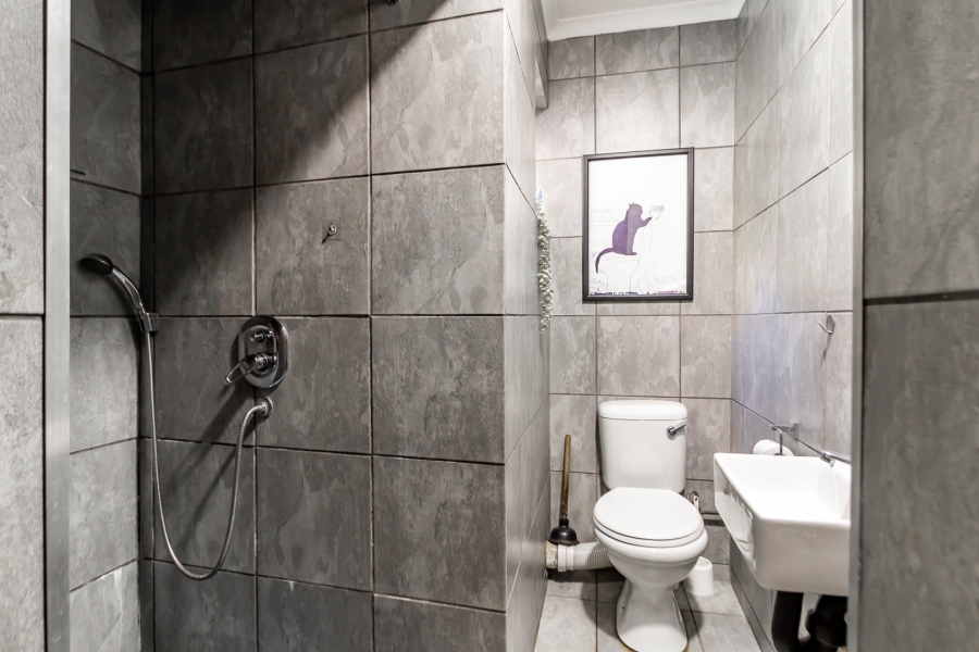 4 Bedroom Property for Sale in Waverley Gauteng