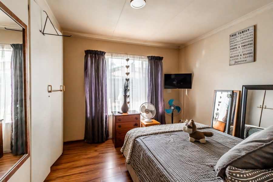 4 Bedroom Property for Sale in Waverley Gauteng