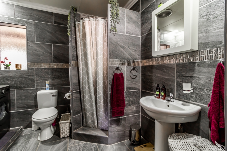 4 Bedroom Property for Sale in Waverley Gauteng