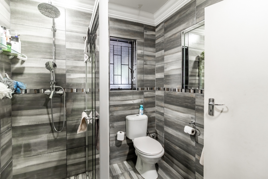 4 Bedroom Property for Sale in Waverley Gauteng