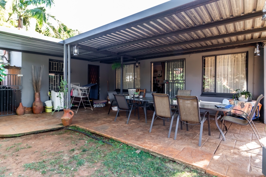 4 Bedroom Property for Sale in Waverley Gauteng