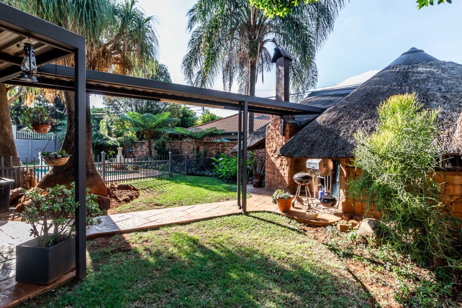 4 Bedroom Property for Sale in Waverley Gauteng