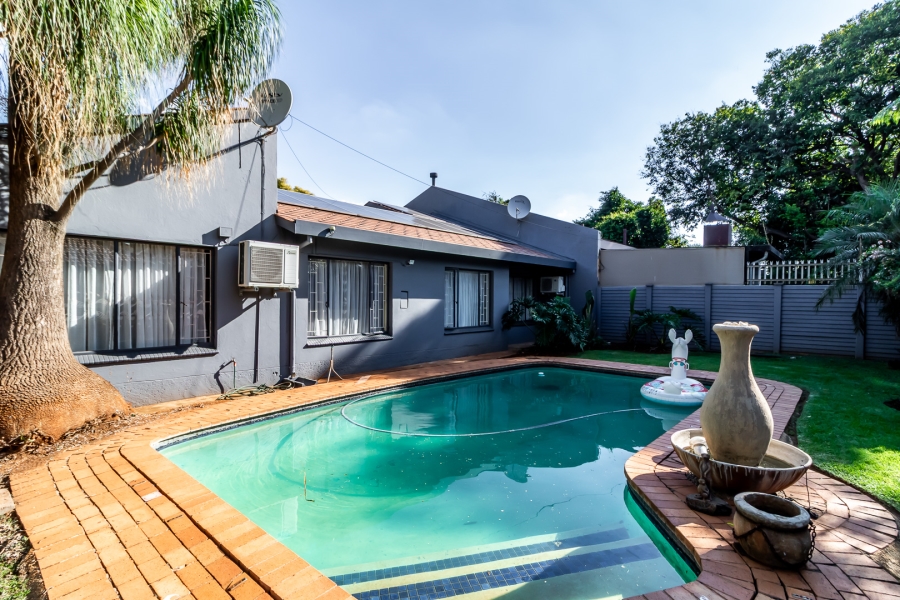 4 Bedroom Property for Sale in Waverley Gauteng