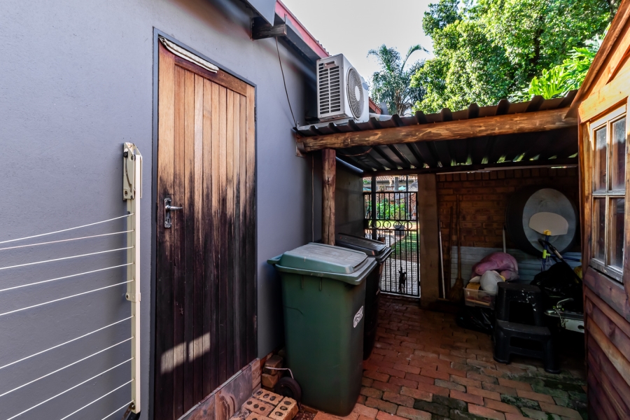 4 Bedroom Property for Sale in Waverley Gauteng