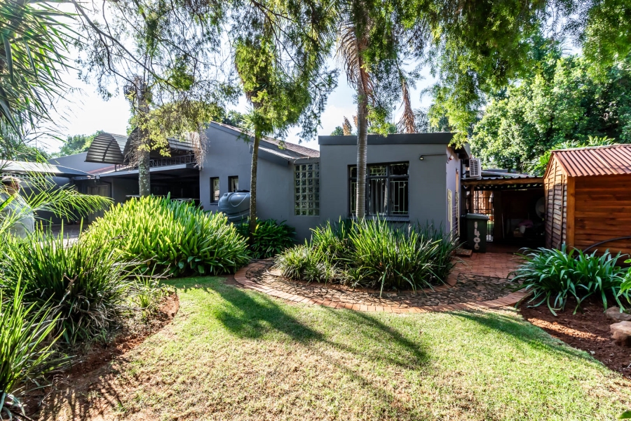 4 Bedroom Property for Sale in Waverley Gauteng