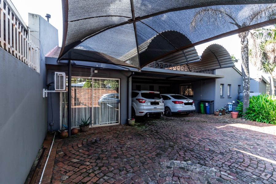 4 Bedroom Property for Sale in Waverley Gauteng