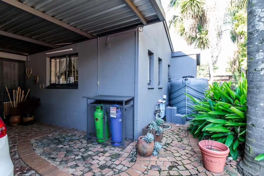 4 Bedroom Property for Sale in Waverley Gauteng