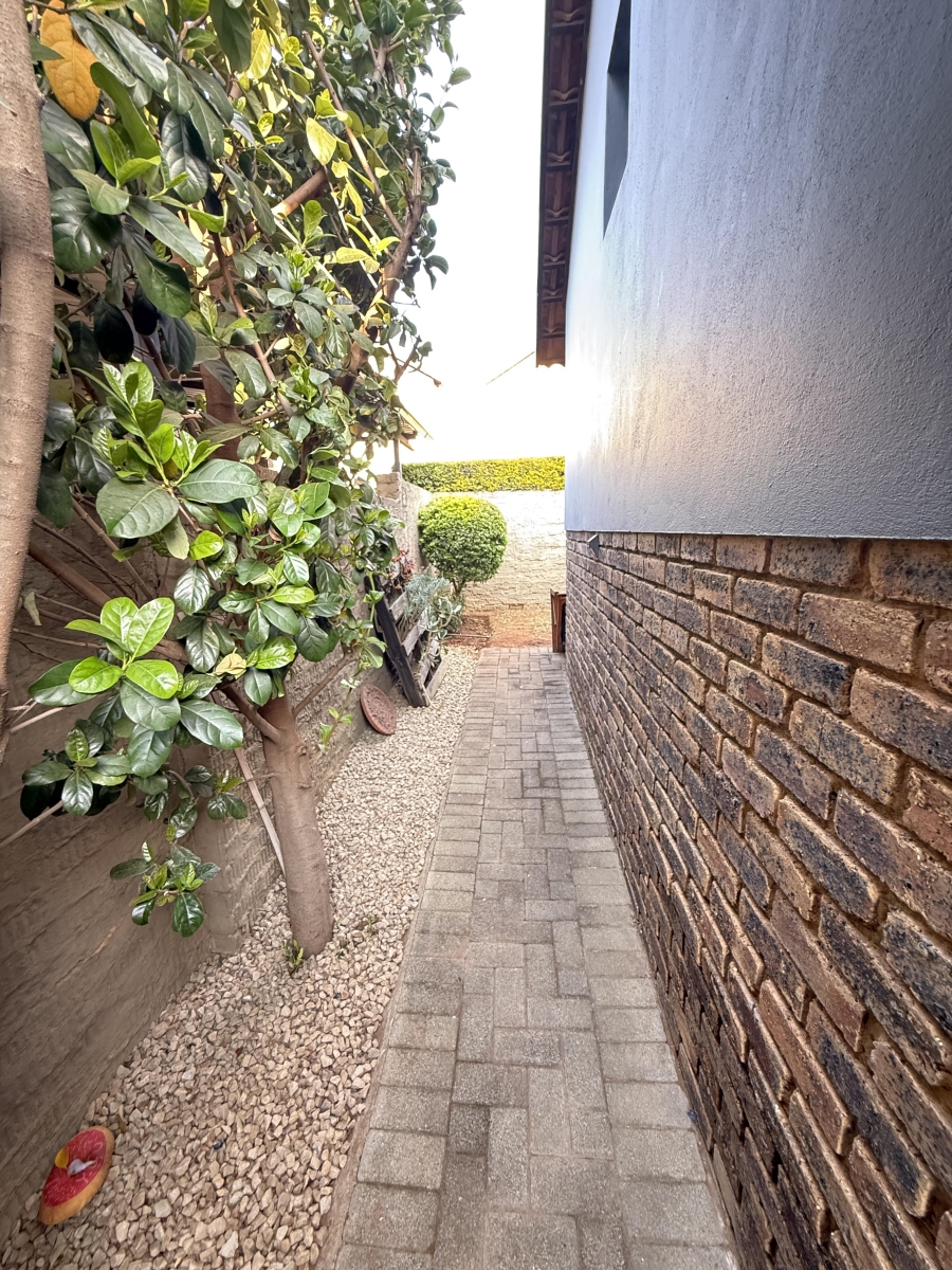 To Let 3 Bedroom Property for Rent in Olympus AH Gauteng