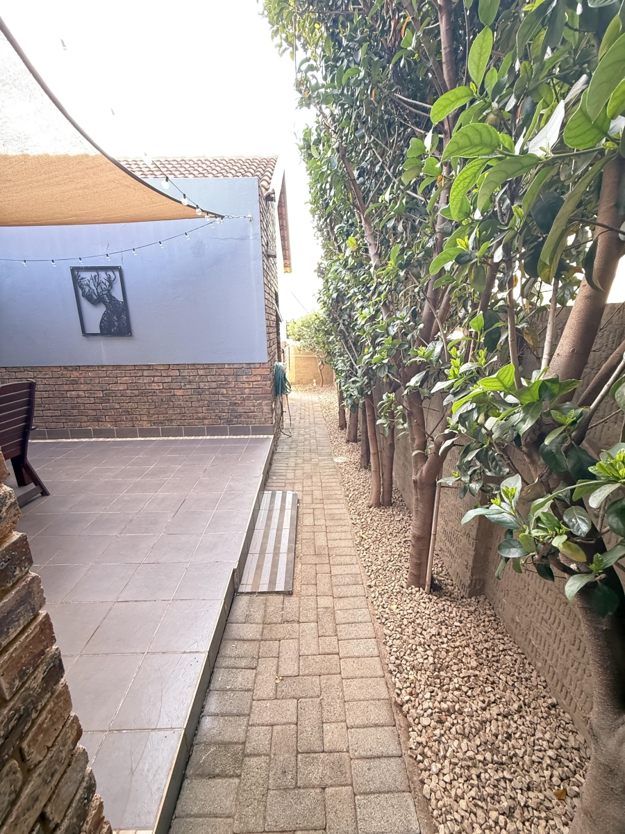 To Let 3 Bedroom Property for Rent in Olympus AH Gauteng
