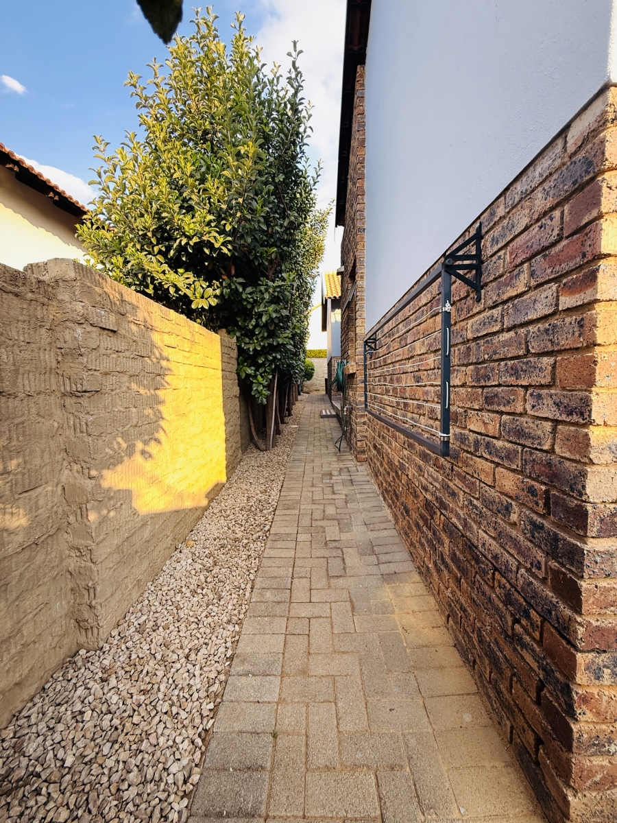To Let 3 Bedroom Property for Rent in Olympus AH Gauteng