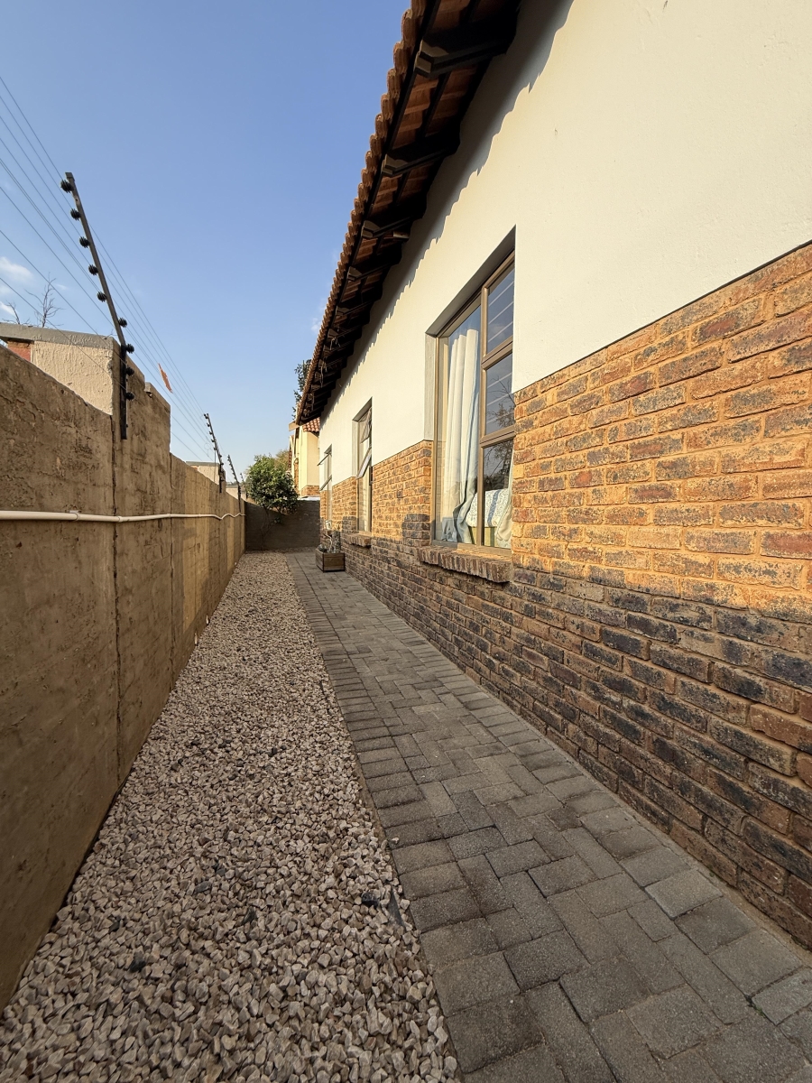 To Let 3 Bedroom Property for Rent in Olympus AH Gauteng