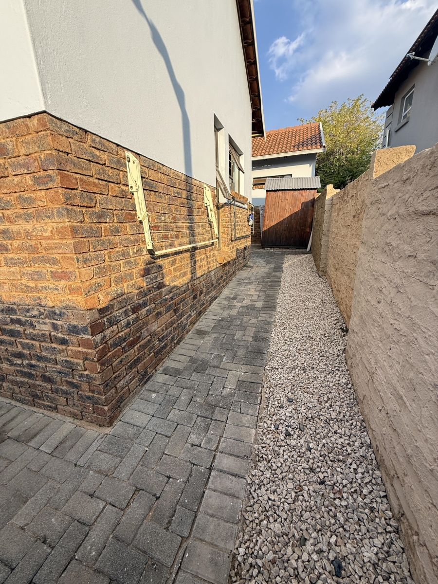 To Let 3 Bedroom Property for Rent in Olympus AH Gauteng