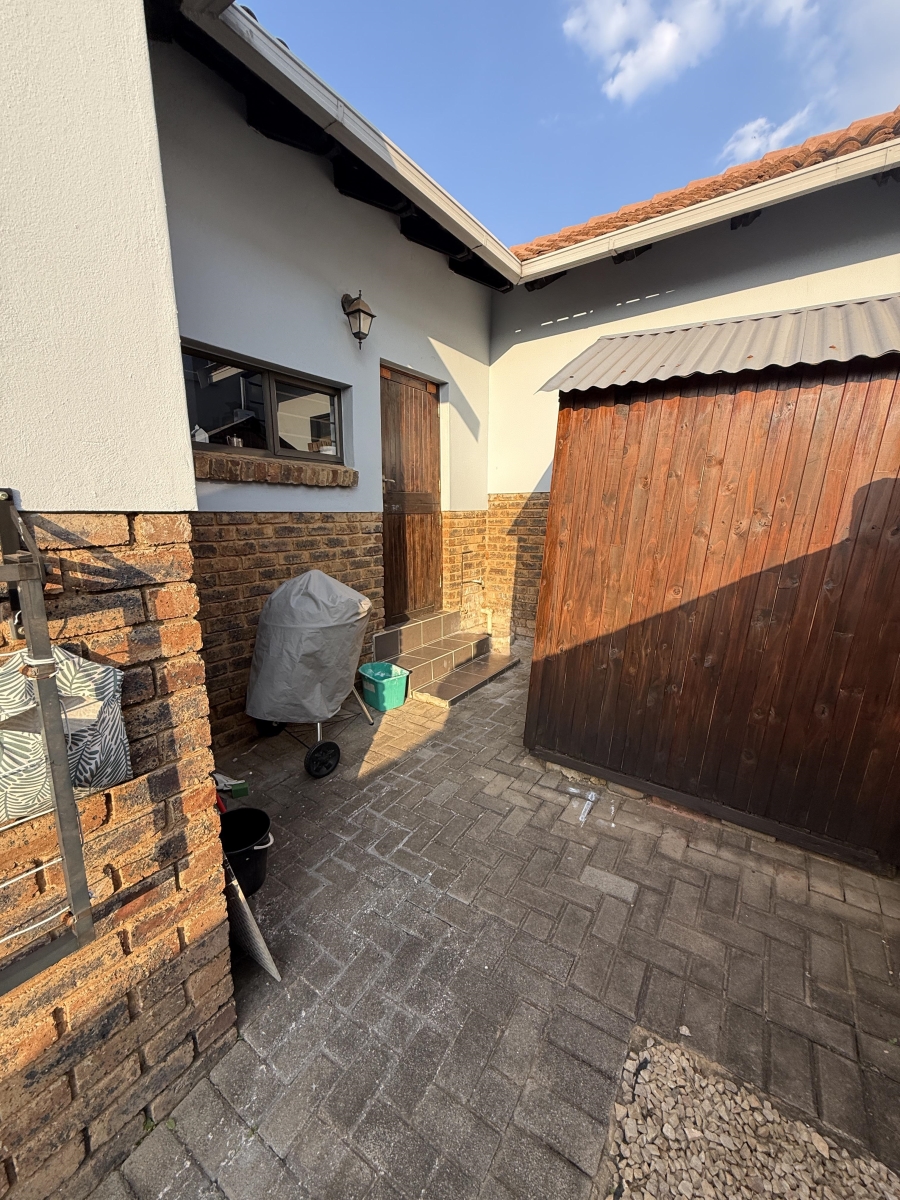 To Let 3 Bedroom Property for Rent in Olympus AH Gauteng