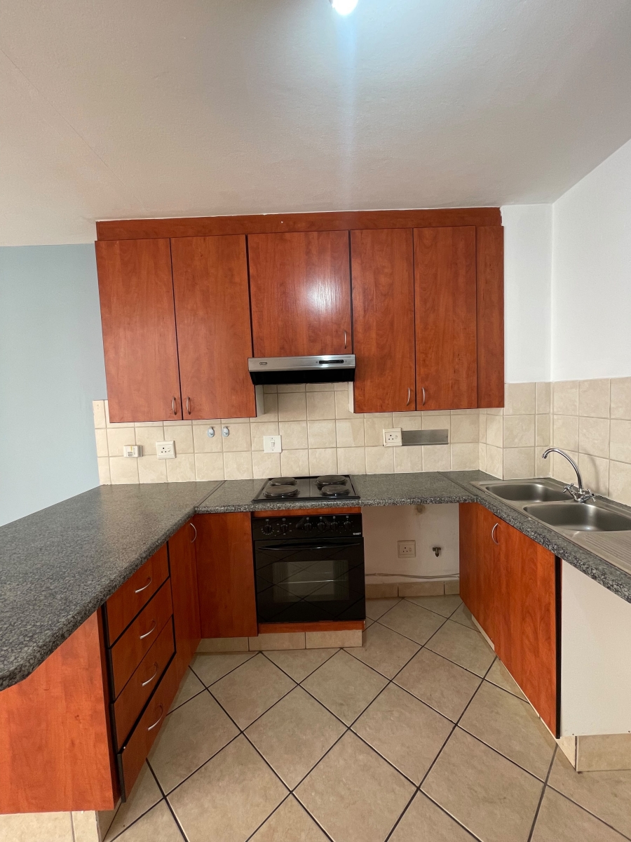To Let 2 Bedroom Property for Rent in Noordhang Gauteng