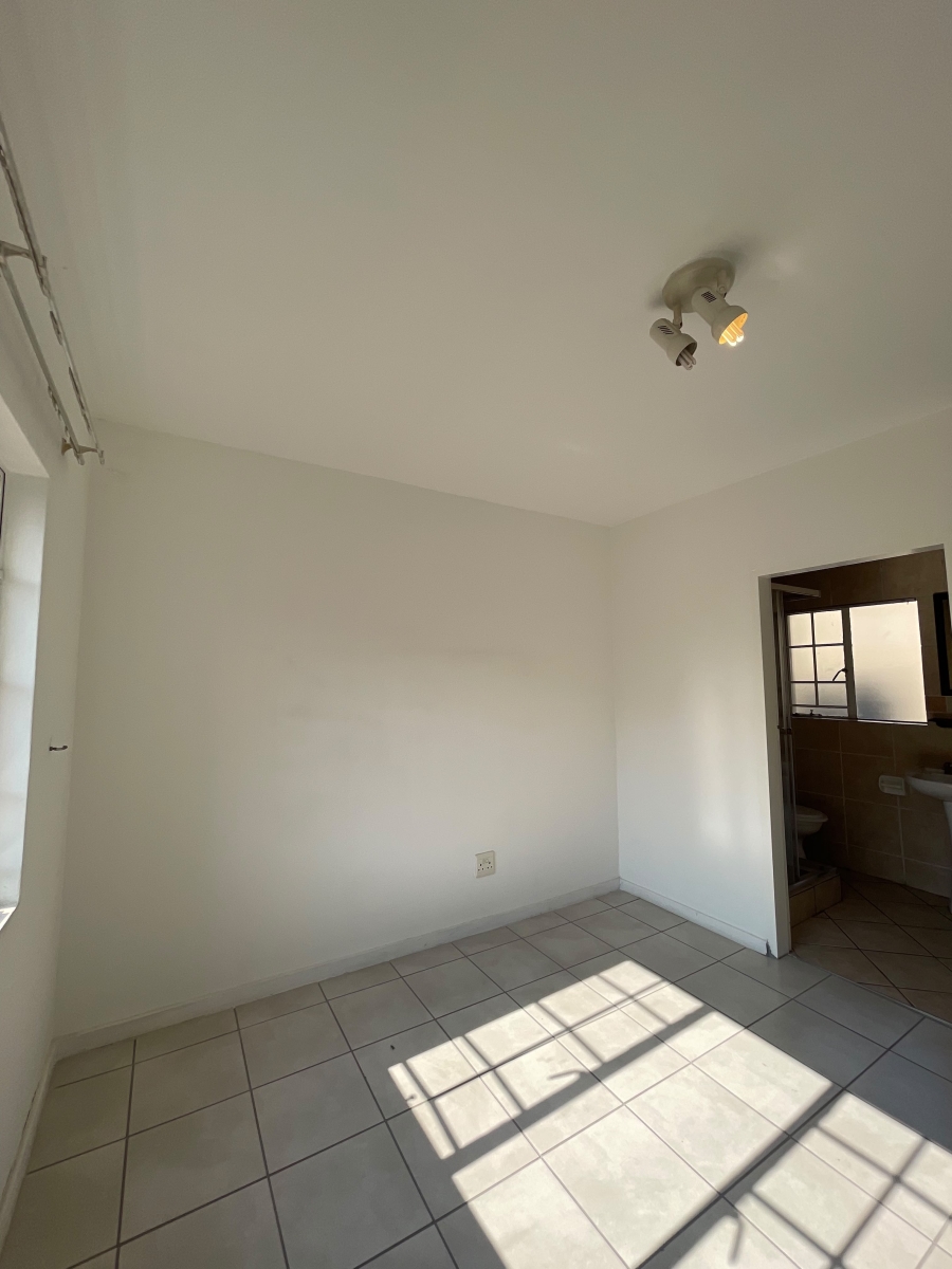 To Let 2 Bedroom Property for Rent in Noordhang Gauteng