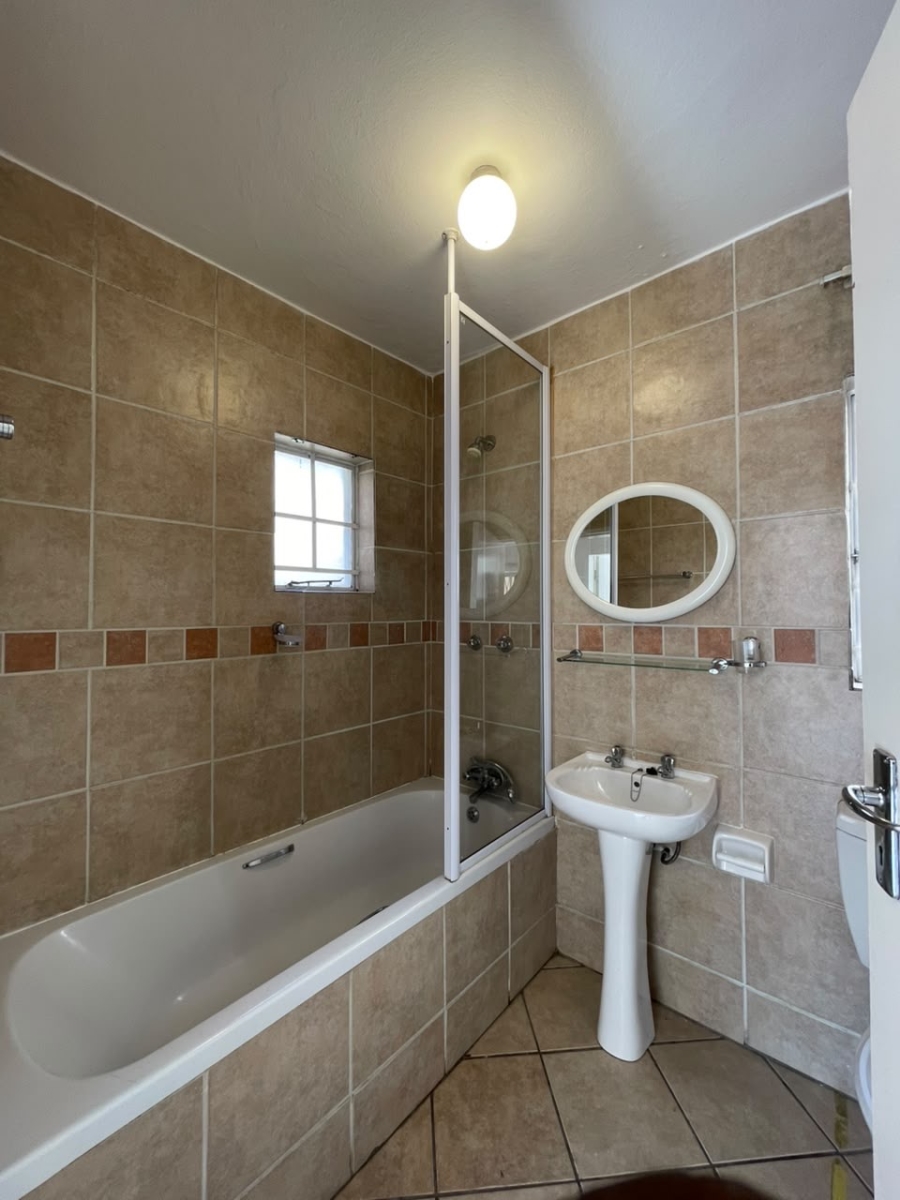 To Let 2 Bedroom Property for Rent in Noordhang Gauteng