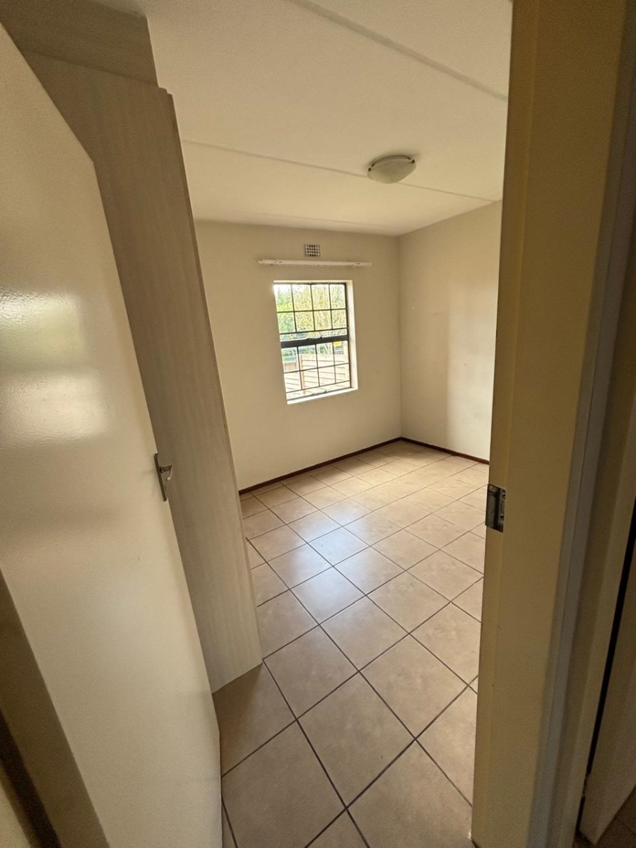 2 Bedroom Property for Sale in Noordwyk Gauteng