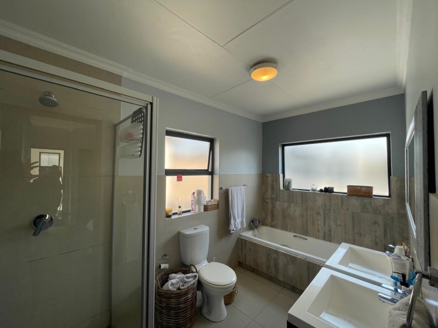 4 Bedroom Property for Sale in Summerset Gauteng