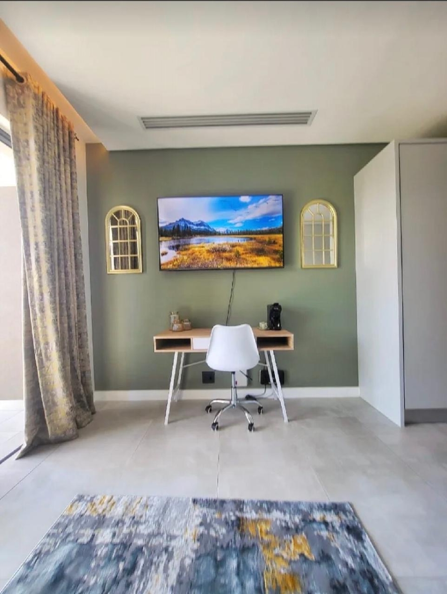 1 Bedroom Property for Sale in Waterfall Gauteng